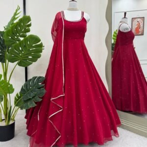 Elegant Sleeveless Suit with Dupatta